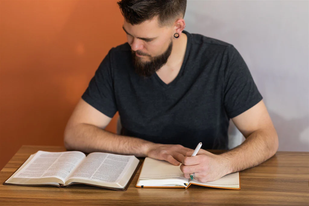 How Journaling Can Improve Men’s Emotional Awareness