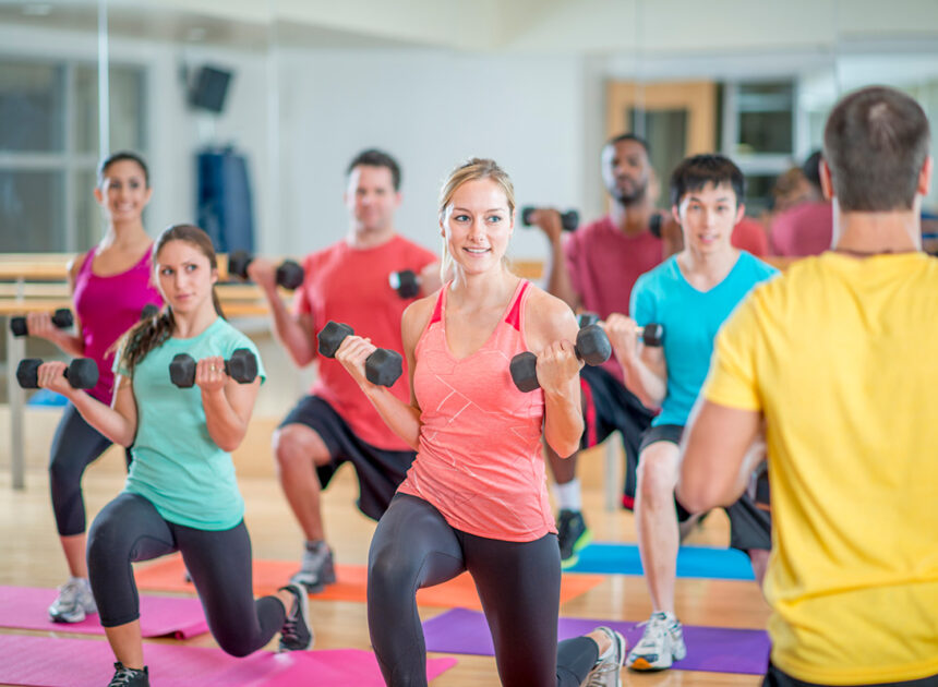 Fitness Trainer vs Group Class in Singapore: Which Suits Your Lifestyle?