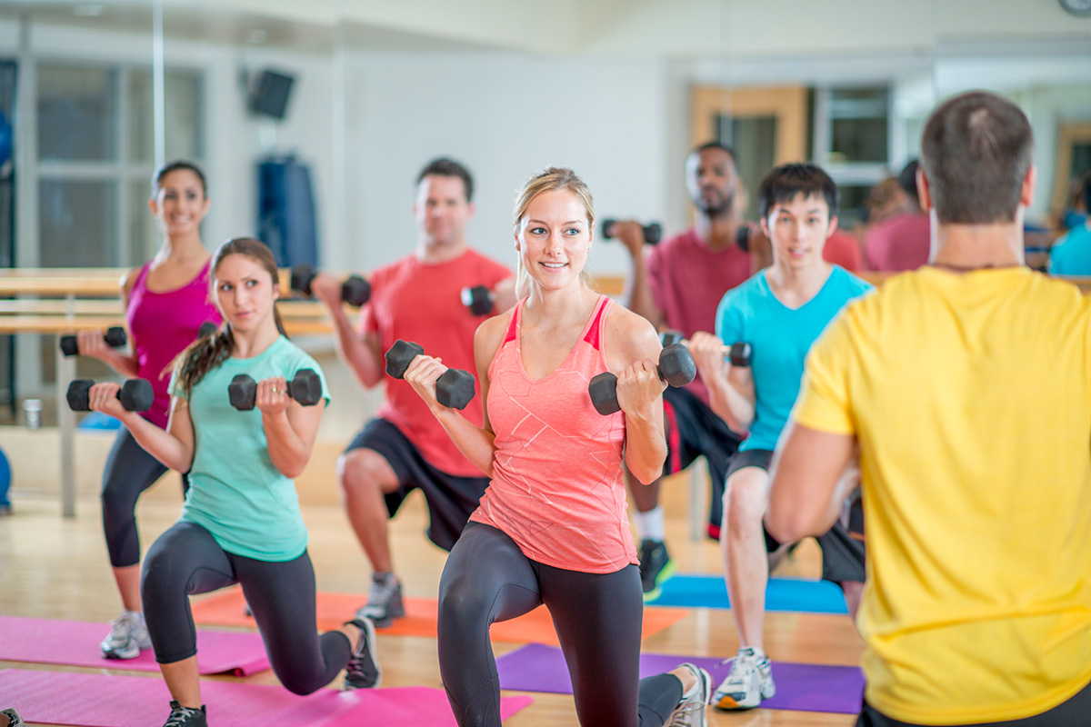 Fitness Trainer vs Group Class in Singapore: Which Suits Your Lifestyle?